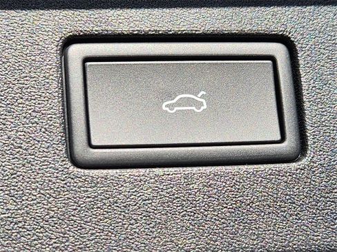 New 2026 Volkswagen Tiguan SEL R-Line image 24