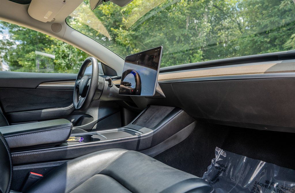 Used 2022 Tesla Model 3 Standard Range RWD image 31
