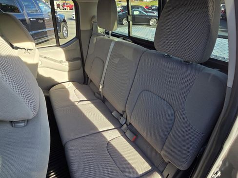 Used 2017 Nissan Frontier SV w/ SV Value Truck Package image 12