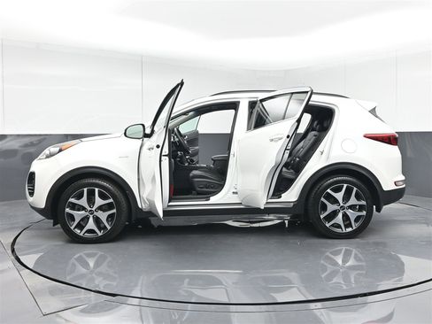 Used 2018 Kia Sportage SX image 40
