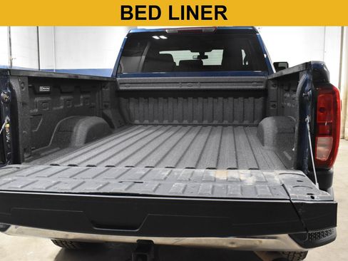 Used 2022 GMC Sierra 2500 SLE w/ X31 Off-Road Package AWD/4WD image 4