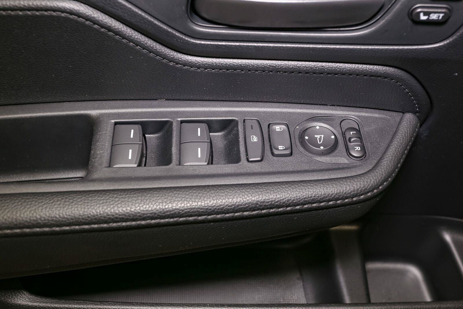 Used 2025 Honda Odyssey EX-L image 36