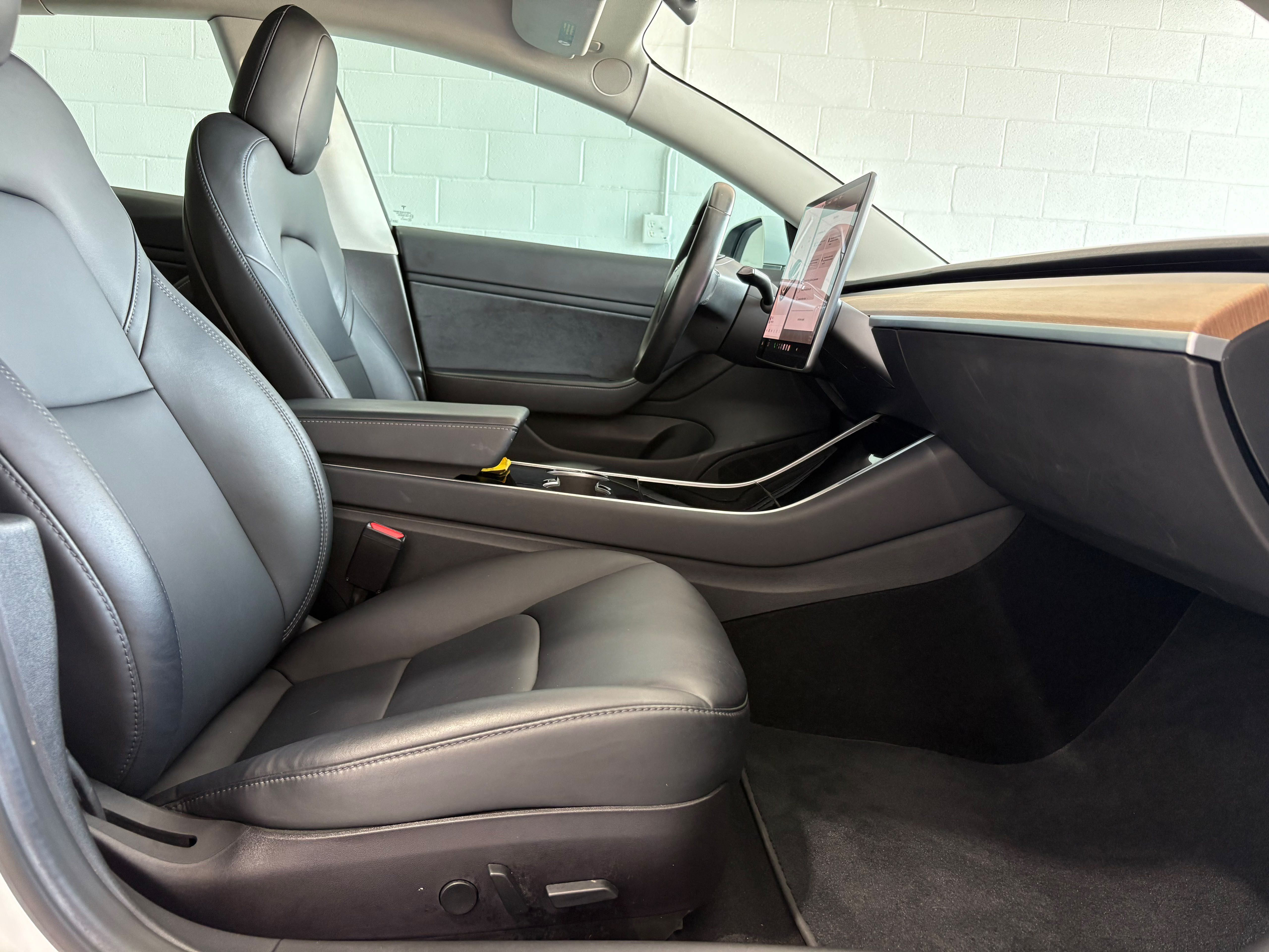 Used 2018 Tesla Model 3 Long Range RWD image 14