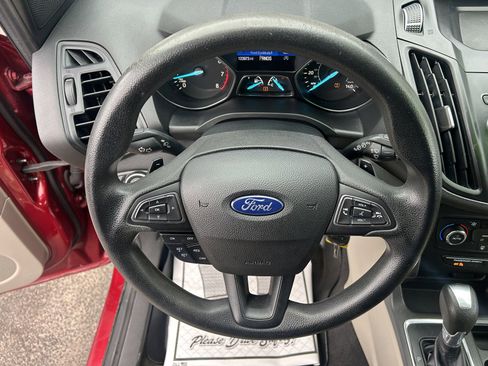 Used 2017 Ford Escape SE image 14