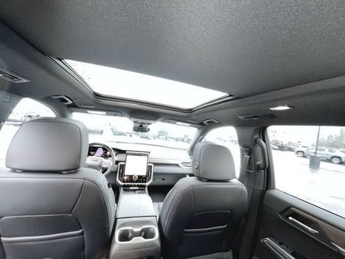 New 2026 GMC Acadia Denali w/ Super Cruise Package image 21