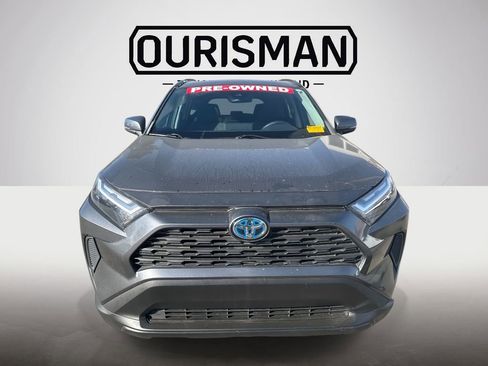 Used 2022 Toyota RAV4 XLE w/ Convenience Package image 2