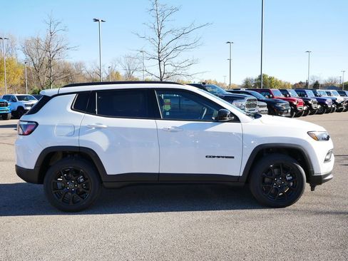 New 2026 Jeep Compass Latitude image 8