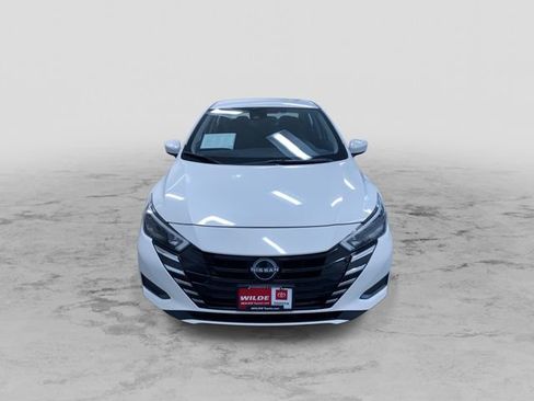 Used 2025 Nissan Versa SV image 5