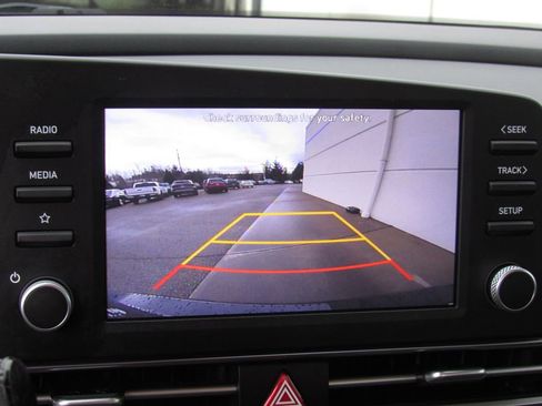 Used 2022 Hyundai Elantra SEL image 52