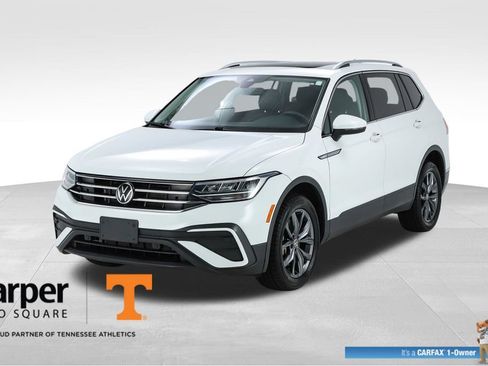 Used 2022 Volkswagen Tiguan SE w/ Panoramic Sunroof Package AWD/4WD image 1
