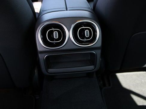 New 2025 Mercedes-Benz C 300 4MATIC Sedan image 34