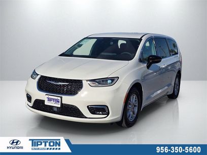Used 2024 Chrysler Pacifica Touring-L