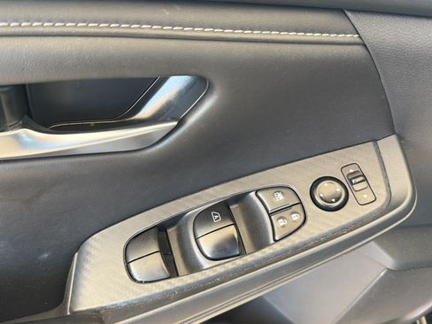 Certified 2025 Nissan Sentra SV FWD image 22