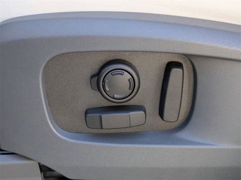 New 2026 Land Rover Defender 110 X-Dynamic SE image 20