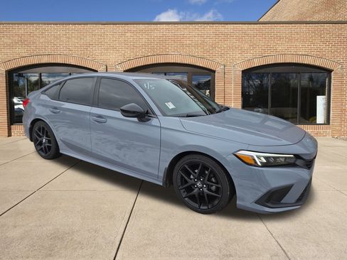 Used 2022 Honda Civic Sport image 1