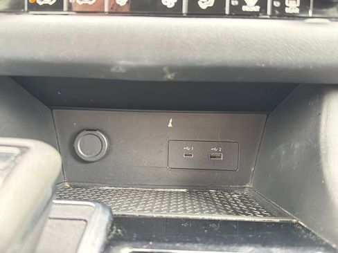 Used 2024 Nissan Pathfinder SV AWD/4WD image 23