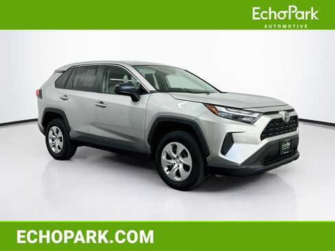Used 2025 Toyota RAV4 LE AWD/4WD image 1