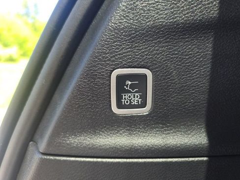 New 2027 Chrysler Pacifica Select AWD/4WD image 28