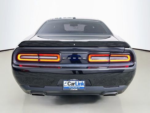 Used 2019 Dodge Challenger SXT image 7