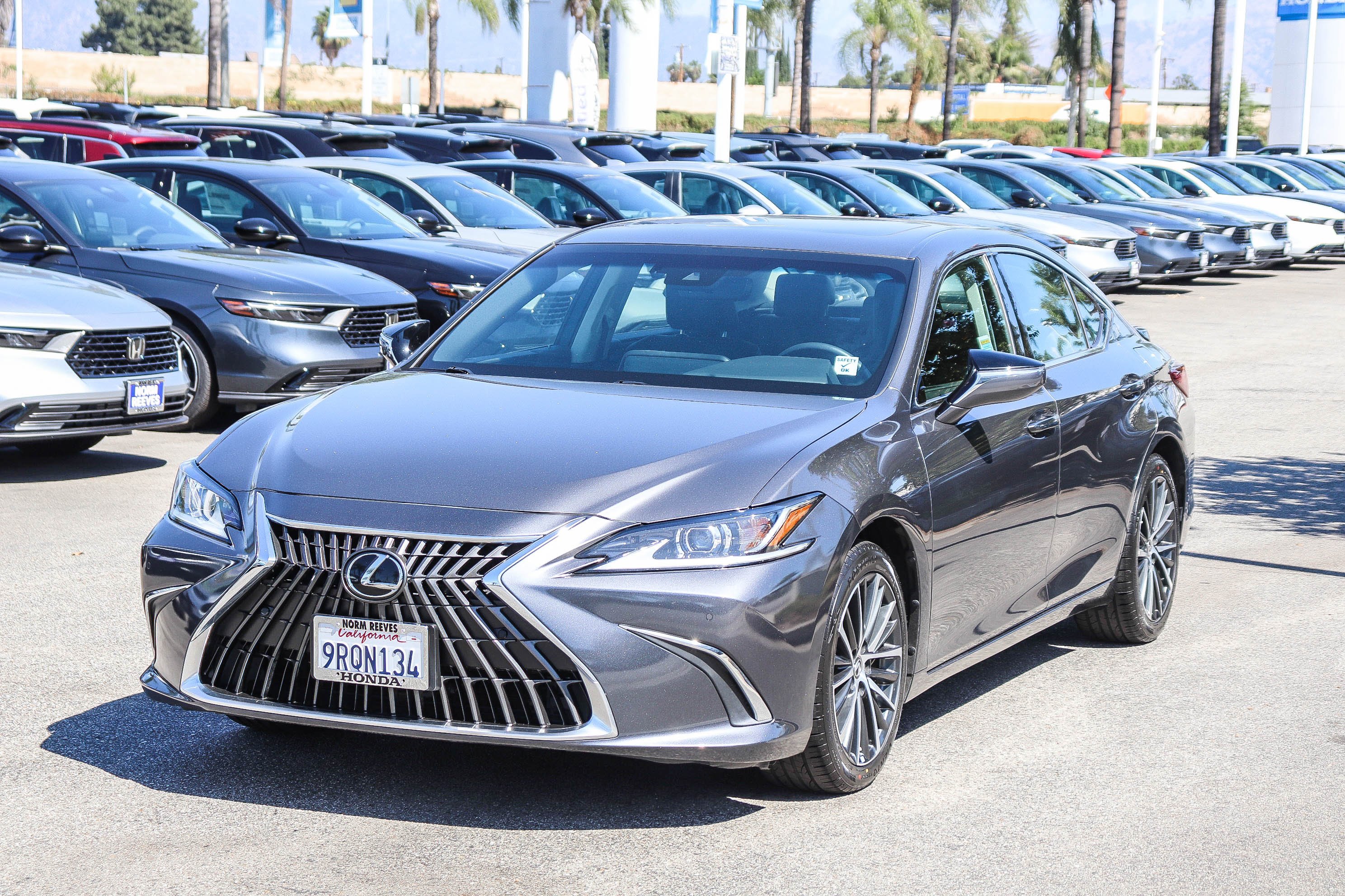 Used 2024 Lexus ES 300h w/ Premium Package FWD image 3