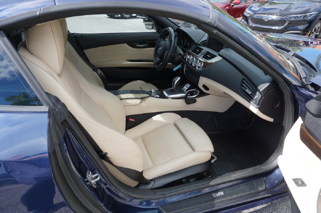 Used 2012 BMW Z4 sDrive28i RWD image 3