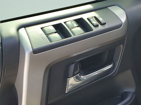 Used 2018 Toyota 4Runner SR5 image 44