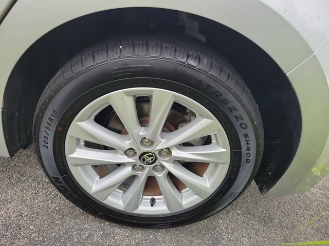 Used 2023 Toyota Corolla SE FWD image 6
