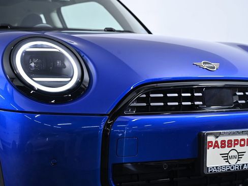 Certified 2025 MINI Cooper S FWD image 11