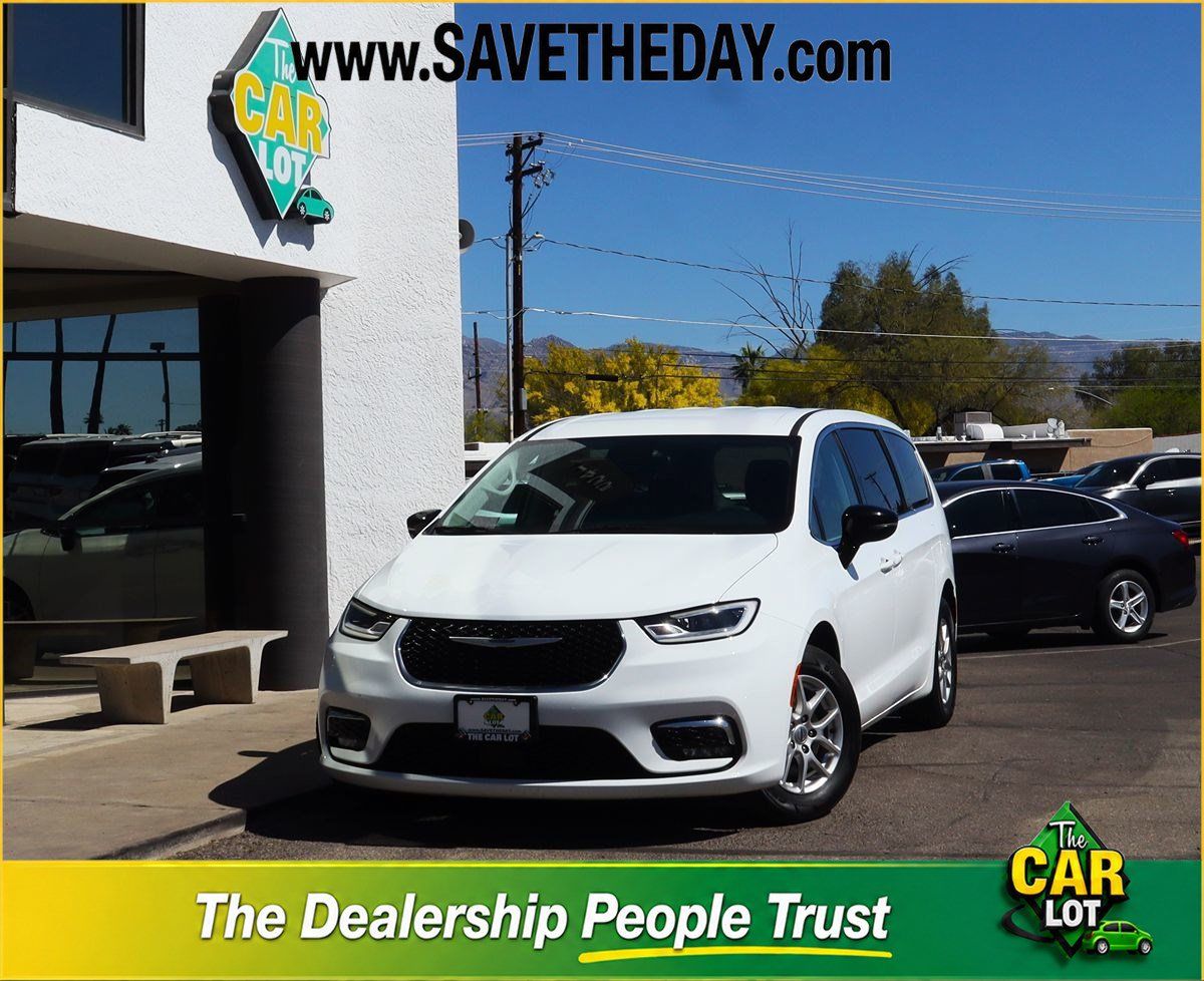 Used 2024 Chrysler Pacifica Touring-L FWD image 1