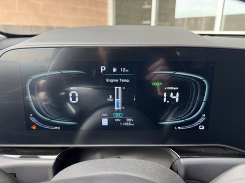 Used 2024 Kia Niro EX image 18