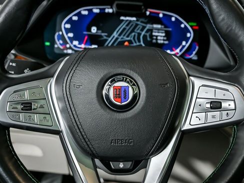 Used 2021 BMW ALPINA XB7 image 28