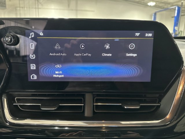 Used 2025 Chevrolet Trax RS FWD image 16