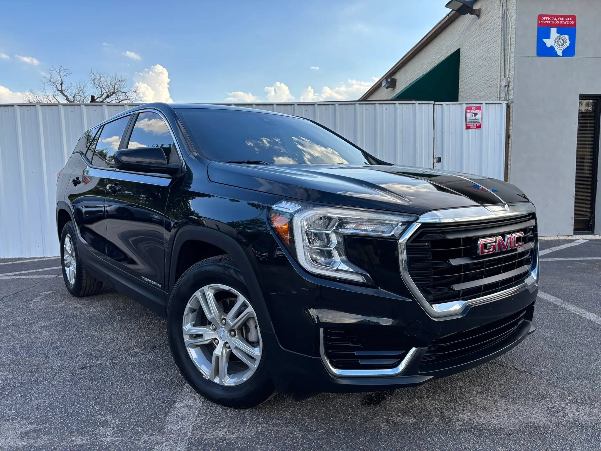 Used 2023 GMC Terrain SLE FWD image 7