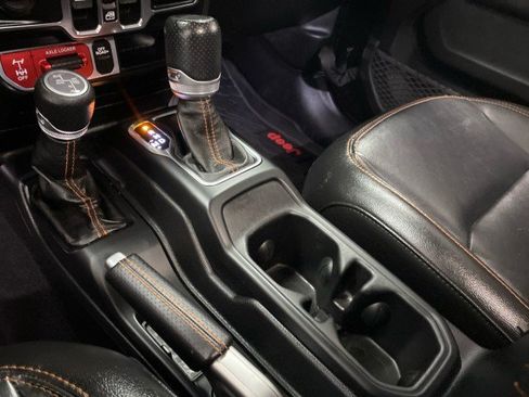 Used 2021 Jeep Gladiator Mojave AWD/4WD image 24