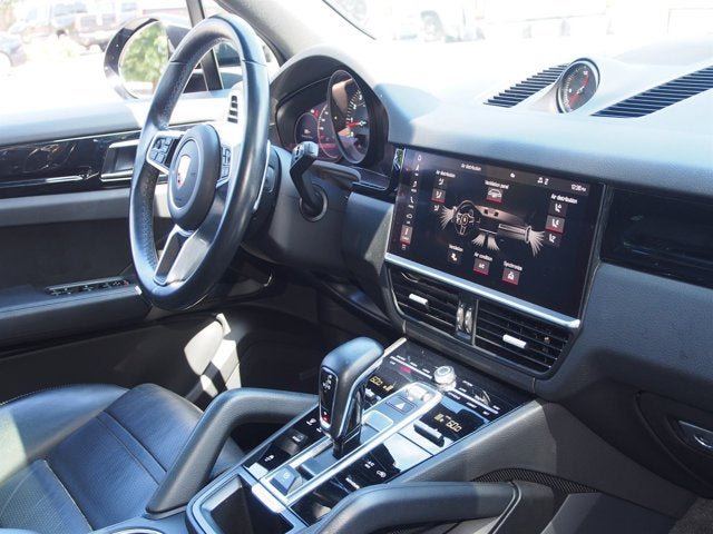 Used 2021 Porsche Cayenne AWD/4WD image 10