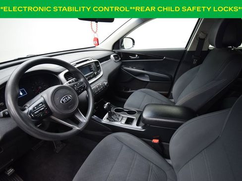 Used 2016 Kia Sorento LX image 8