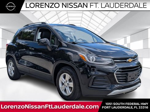 Used 2020 Chevrolet Trax LT w/ LT Convenience Package image 1