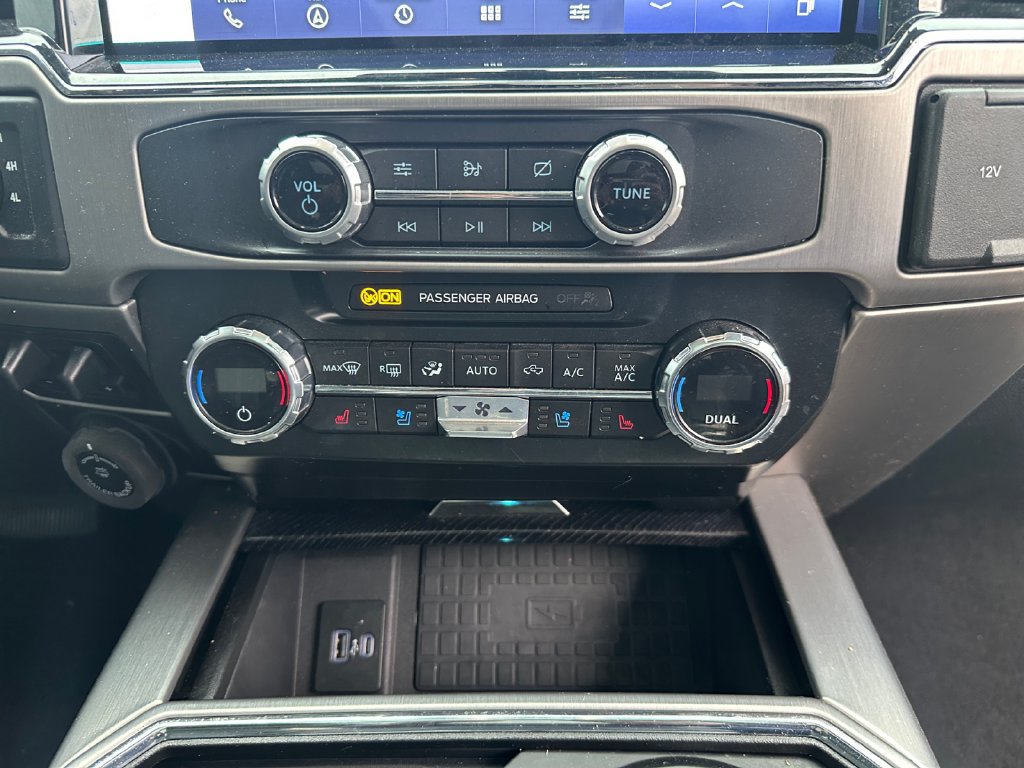 Used 2022 Ford F350 Platinum AWD/4WD image 12
