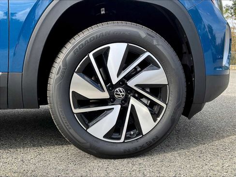 New 2026 Volkswagen Atlas SEL image 8