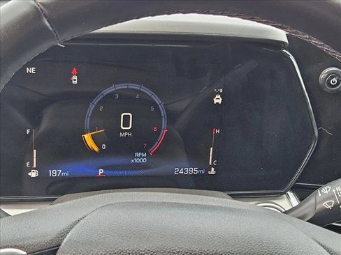 Used 2025 Chevrolet Trax LT w/ LT Convenience Package FWD image 14