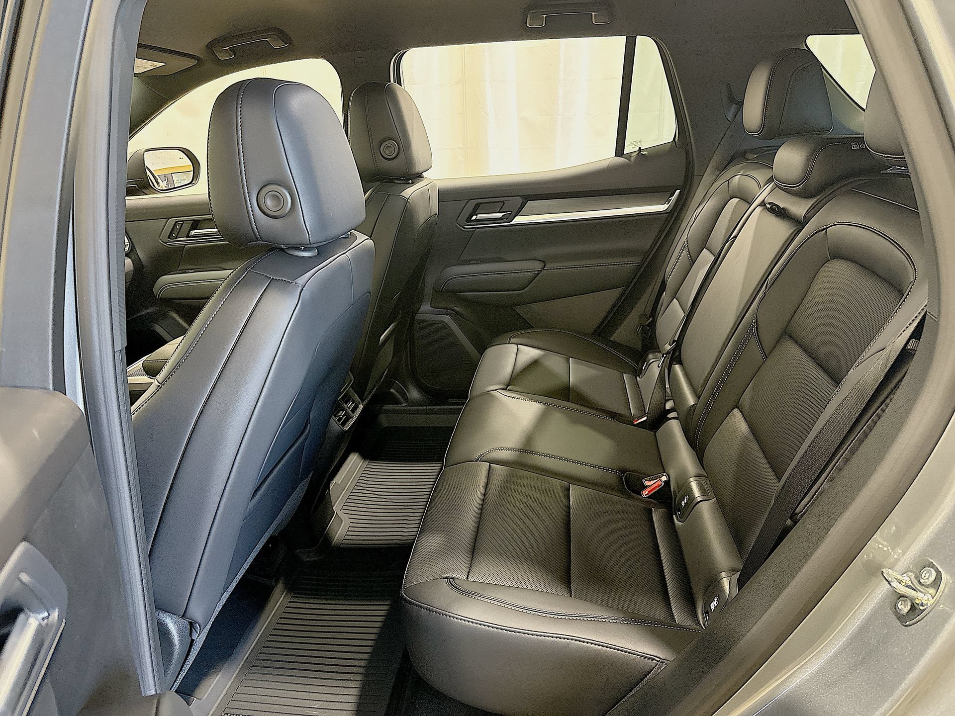 New 2027 GMC Terrain Elevation w/ Elevation Premium Package AWD/4WD image 47