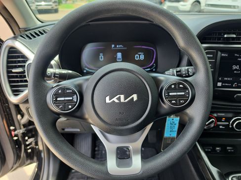 Certified 2025 Kia Soul LX FWD image 27