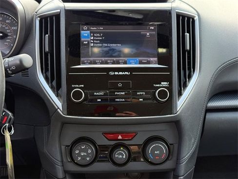 Used 2018 Subaru Crosstrek 2.0i Premium w/ Eyesight System image 13