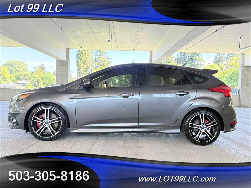 Used 2017 Ford Focus ST w/ Equipment Group 401A FWD image 1