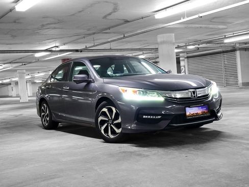 Used 2016 Honda Accord EX image 4