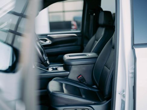 Used 2022 Chevrolet Tahoe Z71 image 17