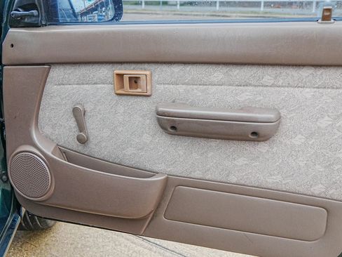 Used 2000 Toyota Tacoma Short Bed image 38