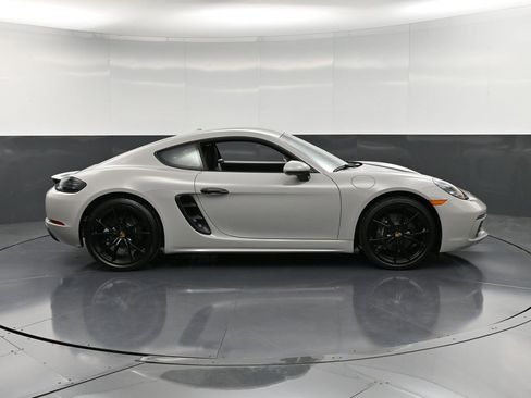 Used 2024 Porsche 718 Cayman image 9