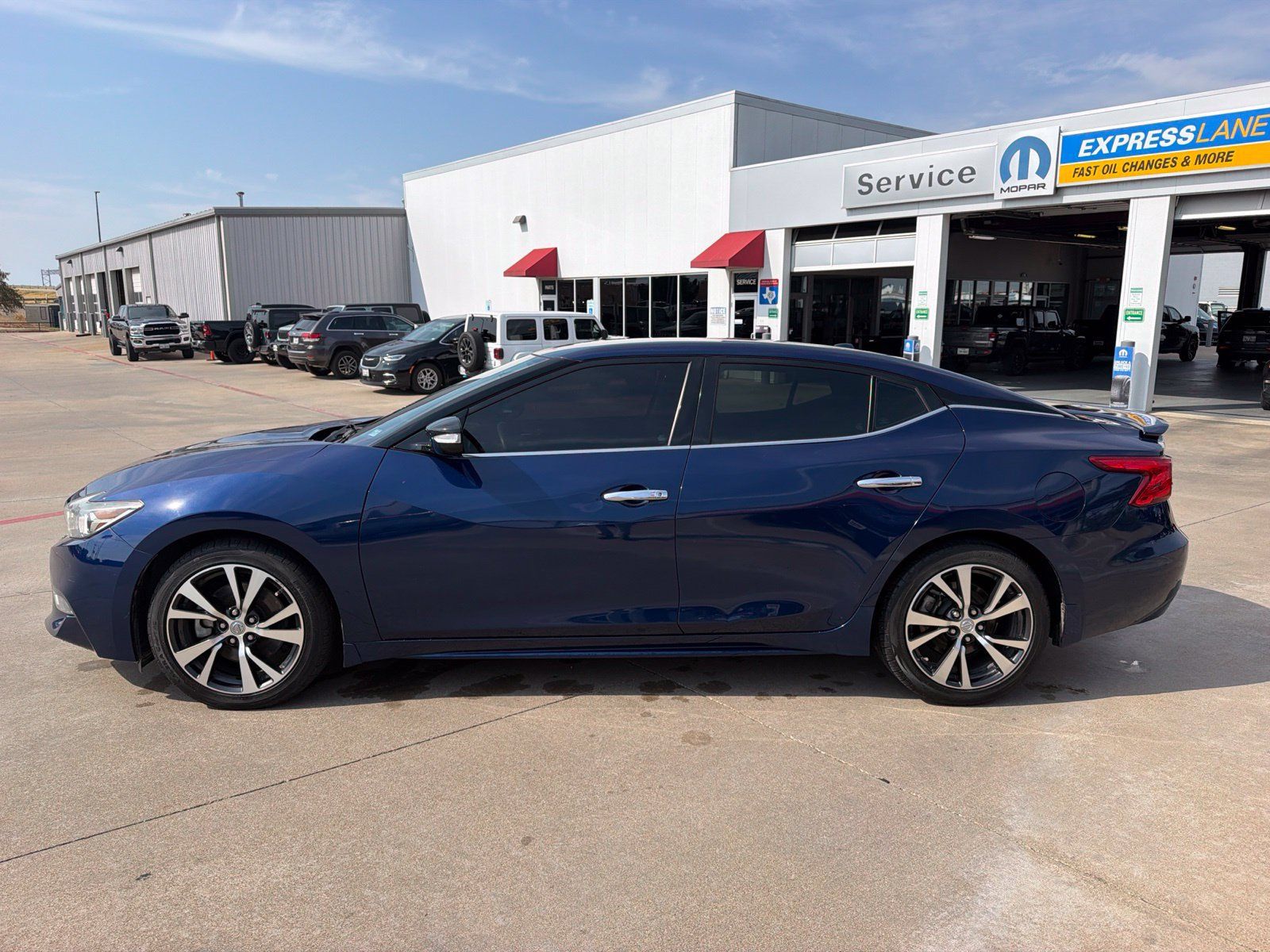 Used 2017 Nissan Maxima 3.5 SV FWD image 8