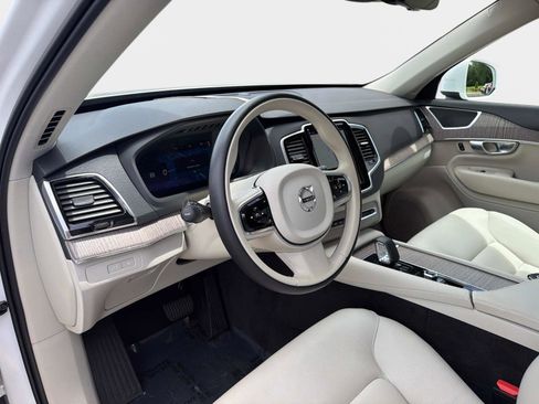 Certified 2024 Volvo XC90 T8 Plus w/ Protection Package Premier AWD/4WD image 17